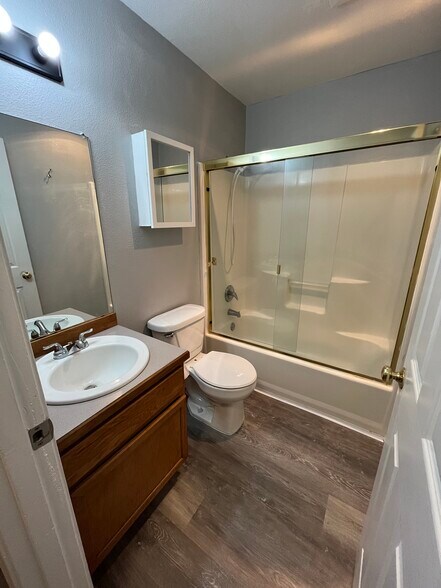 Building Photo - 222 Chapman Ln