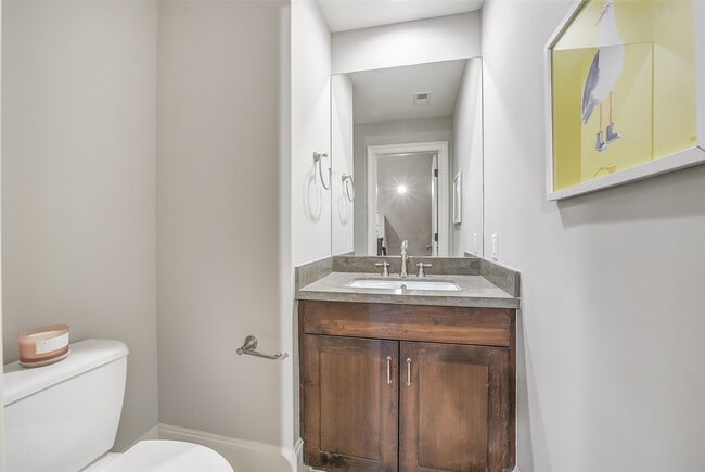 Building Photo - 1618 Rosewood St