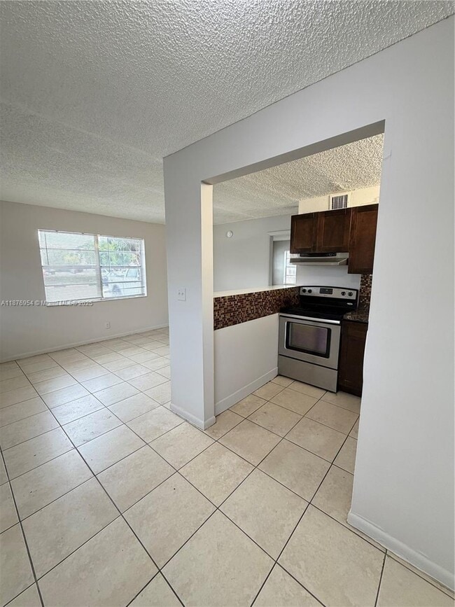 Building Photo - 95 NE 41st St
