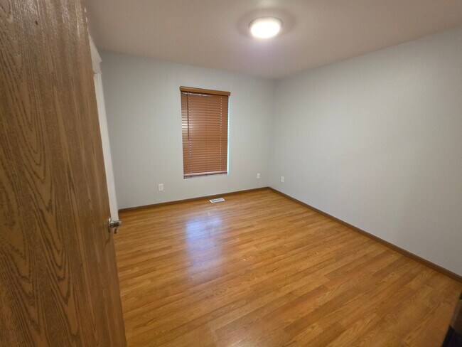 Building Photo - 1125 Latigo Dr