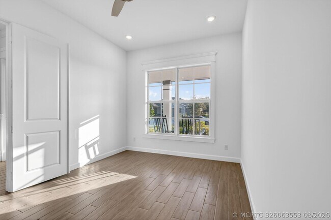 Building Photo - 799 Hookline Cir