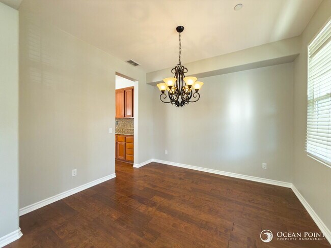 Building Photo - 3 Bedroom Condo for Rent in Ventura!