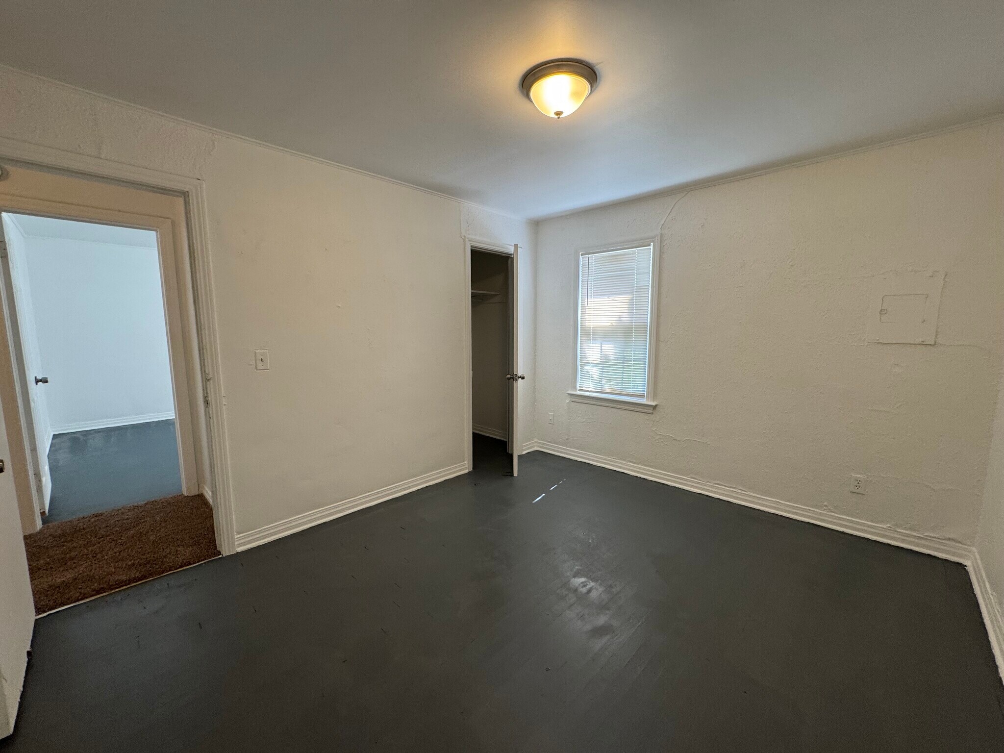 Building Photo - 2108 NE 18th St