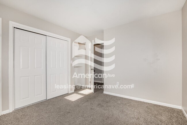 Building Photo - 417 W 6th St