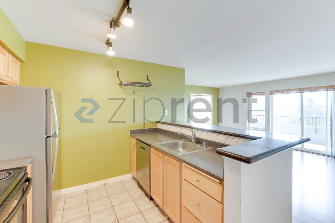 Building Photo - Unit 501