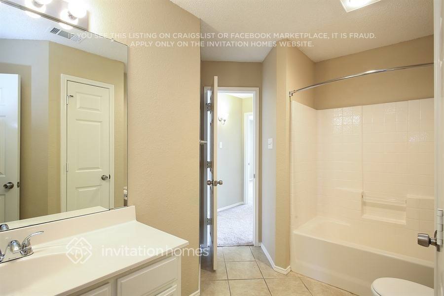 Building Photo - 614 St Eric Dr