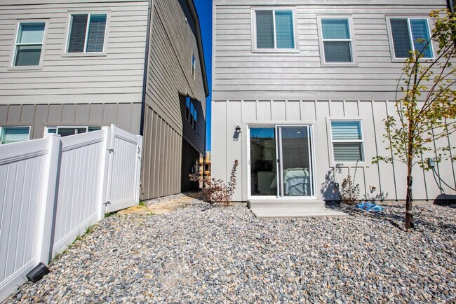Building Photo - 642 E 460 S