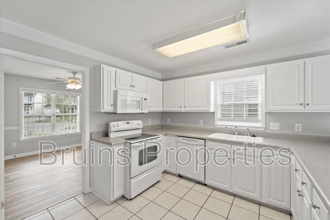 Building Photo - 1520 Birkdale Ct