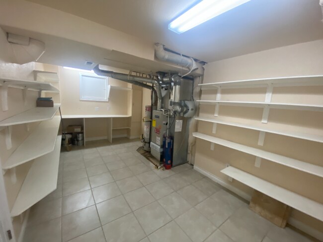 Building Photo - Available September! Beautiful and Spacious Home in Central Park!