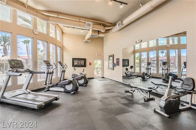 Building Photo - 5160 Indian River Dr