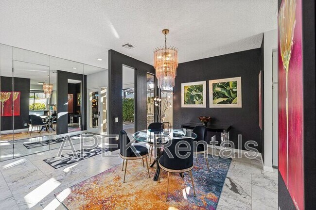 Building Photo - 1317 E Amado Rd