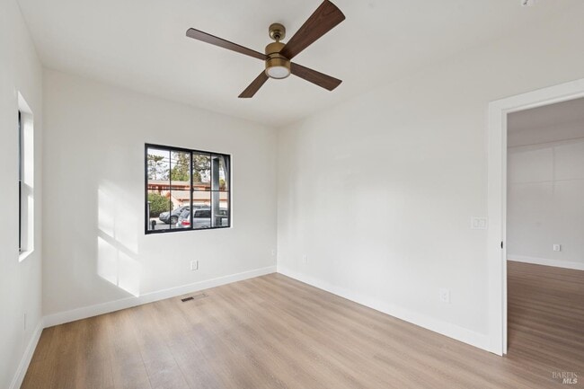 Building Photo - 735 Hunt Ave