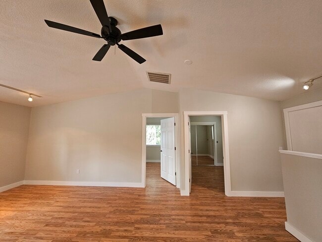 Building Photo - 13235 SE Oatfield Rd