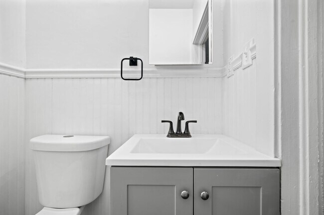 Building Photo - 1531 Green St