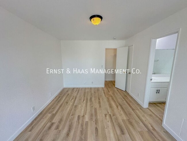 Building Photo - 1080 St Louis Ave