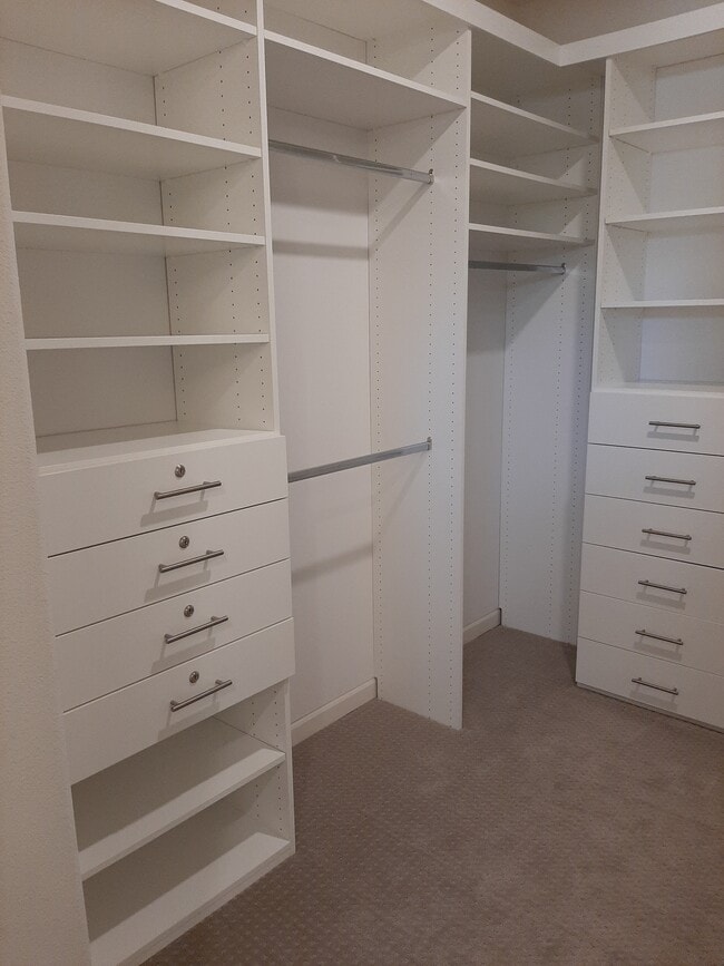 Building Photo - 5542 Kennedy Pl