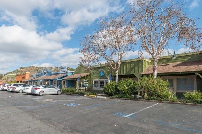 Building Photo - Remodeled 2BD Condo in the Heart of Old Poway