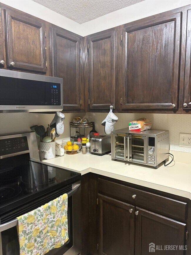 Building Photo - 4403 Aberdeen Dr