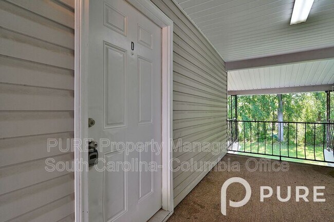 Building Photo - 2915 Chatsworth Rd