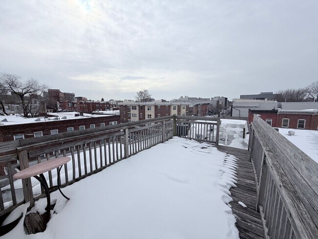 Building Photo - 601 N 39th St