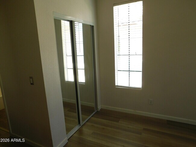 Building Photo - 1001 N Pasadena