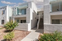 Building Photo - 7100 W Pirates Cove Rd