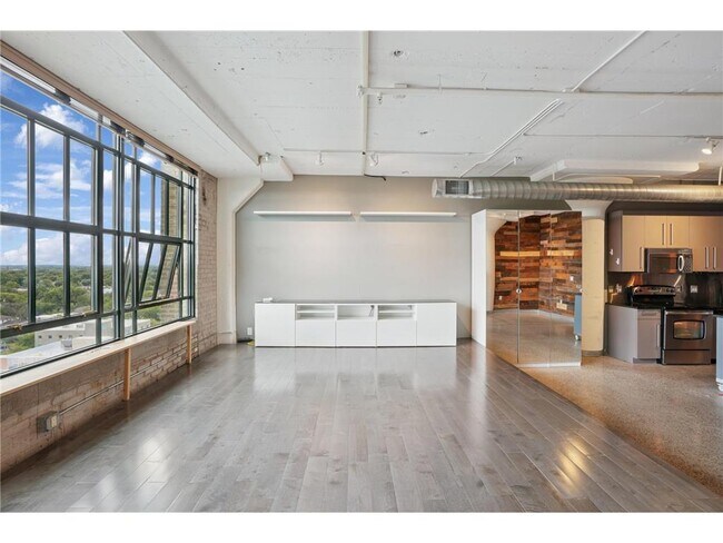 Building Photo - 2929 Chicago Ave