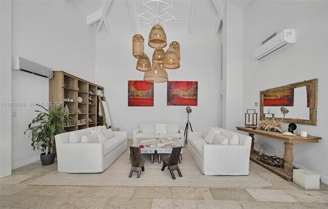 Building Photo - 201 Knollwood Dr