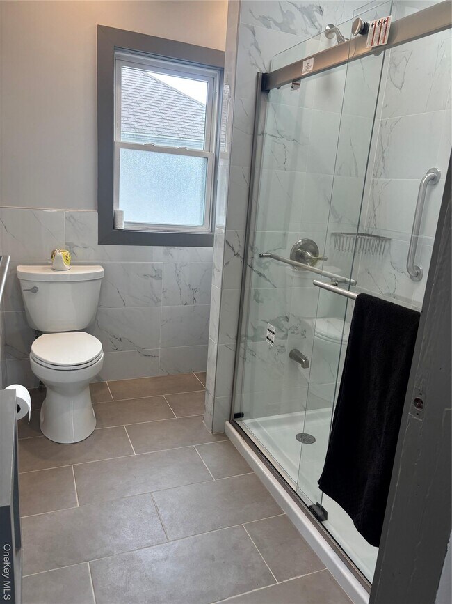 Building Photo - 19 Garfield Pl