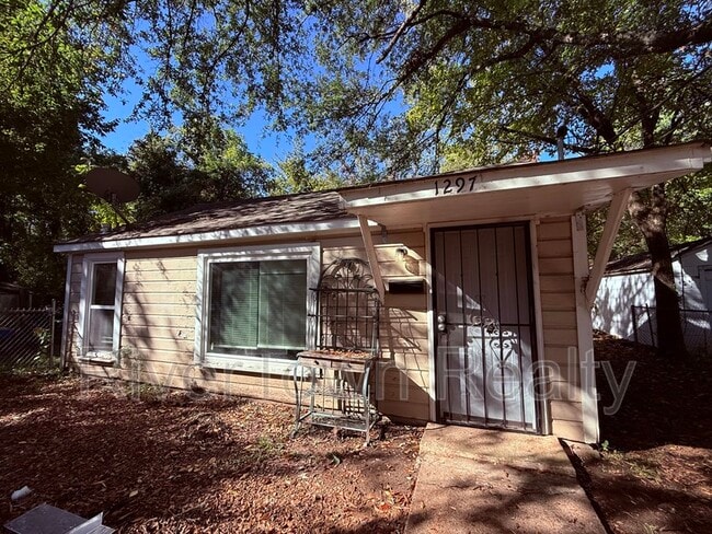 Building Photo - 1297 S Prescott St