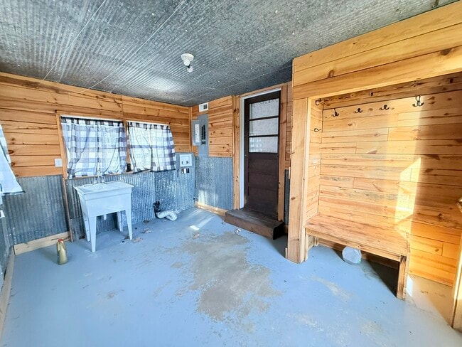 Building Photo - 8 Woolsey Rd