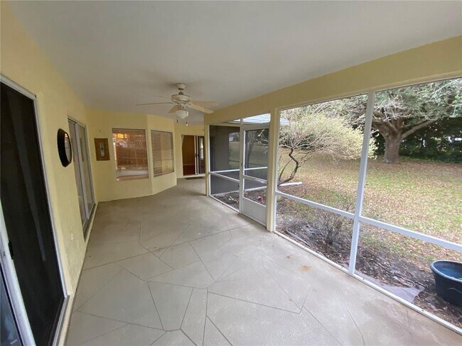 Building Photo - 39913 Sun Glo Ct