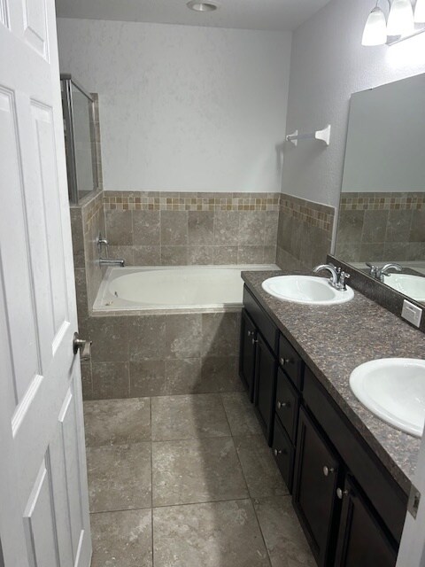 Building Photo - 6589 Crescent Loop