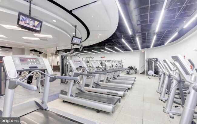 Building Photo - 1111 Arlington Blvd