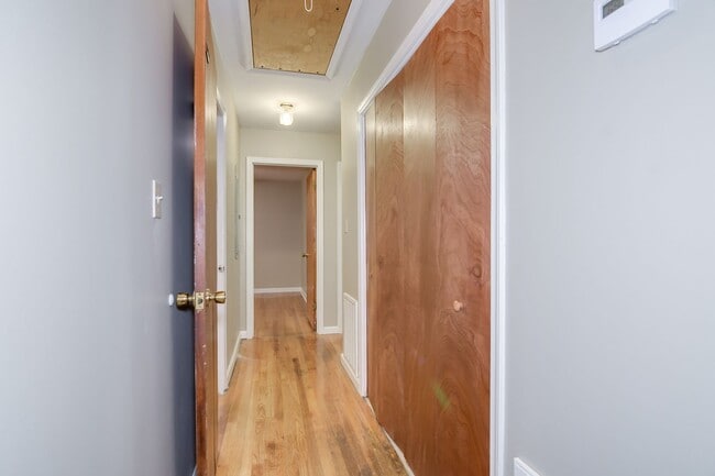 Building Photo - Updated 3 Bed 2 Bath off Columbia Rd