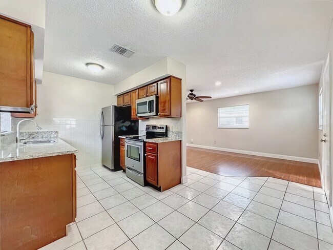 Building Photo - 5331 Davisson Ave