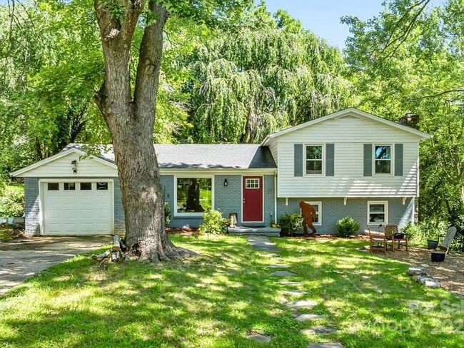 Building Photo - 6 Morgan Blvd