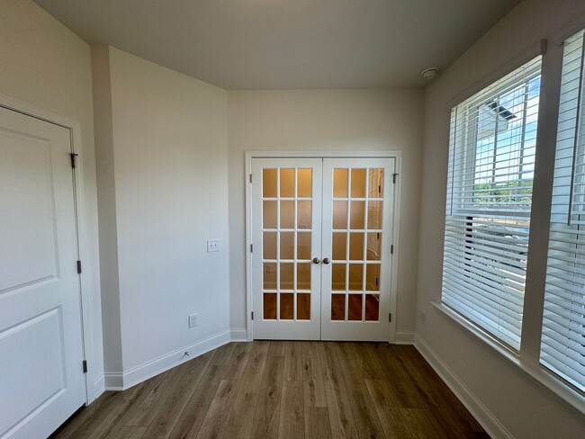 Building Photo - Brand New 3BR/3.5 Bath Townhouse in South ...