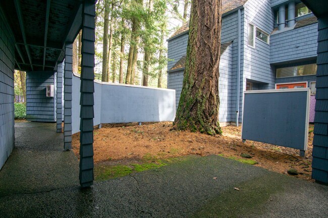 Building Photo - Gorgeous & Bright 1-Bed w/ Wood-Burning Fireplace, W/D, & Private Patio!