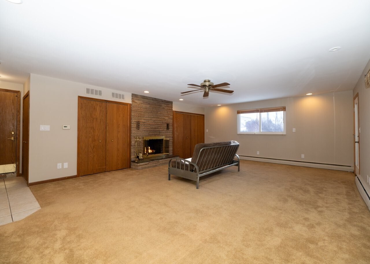 Family Room - 504 Burgess Dr