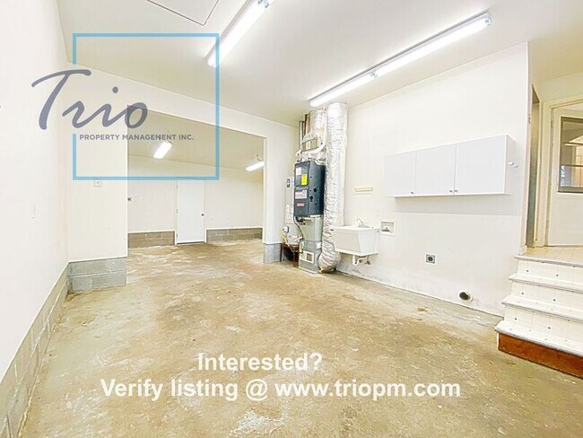 Building Photo - 32738 E Mill St