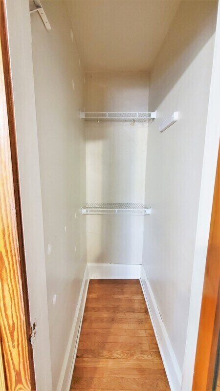 Building Photo - 1032 Maplewood Dr NE