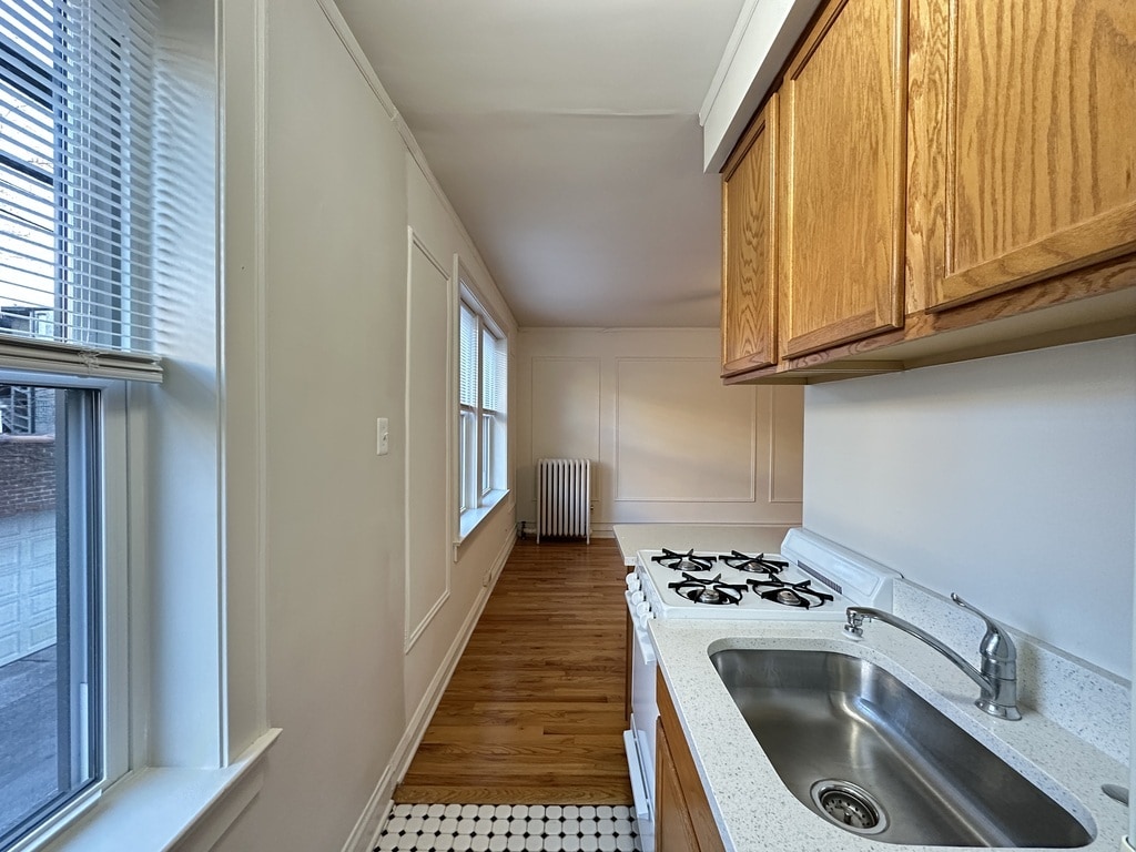 Building Photo - 4527 N Ashland Ave