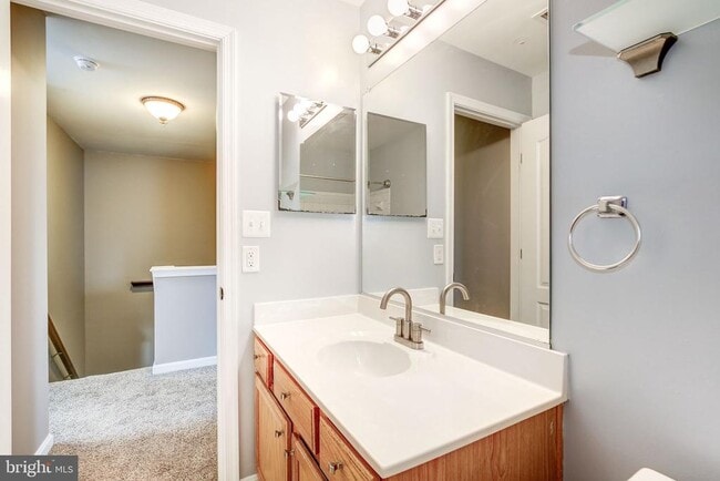 Building Photo - 151 Brynwood St