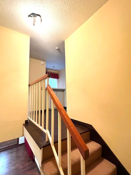 Building Photo - 19225 Index St