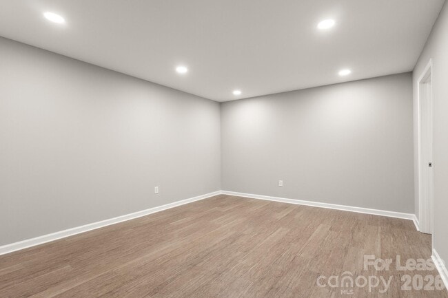 Building Photo - 11805 Harrisburg Rd