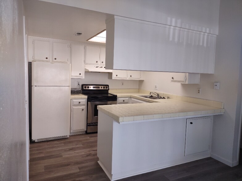 Building Photo - 9279 Corinthian Cir