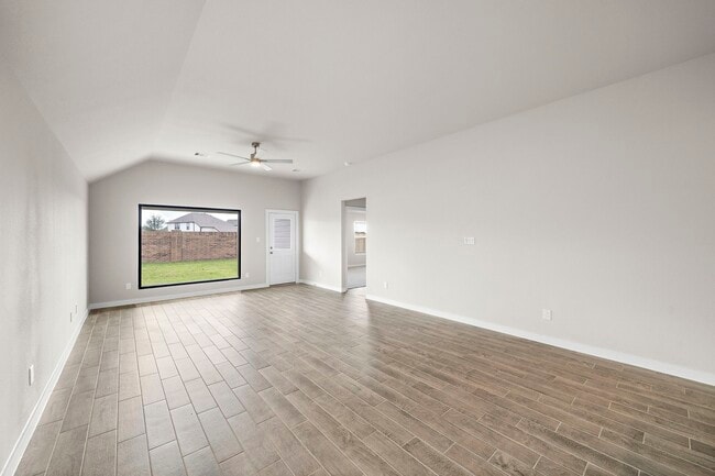 Building Photo - 3327 Tilley Dr