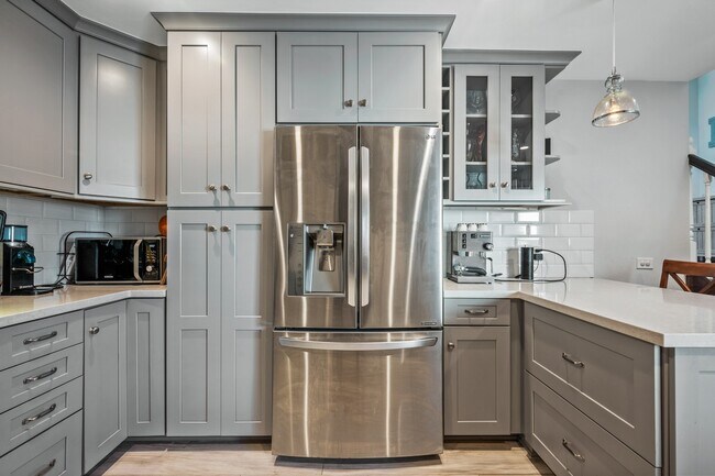 Building Photo - 1911 Mathews Ave