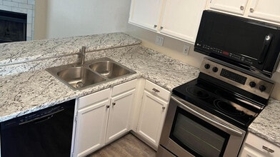 Building Photo - 5704 E Aire Libre Ave